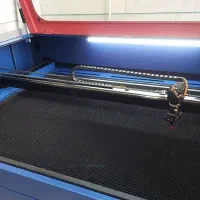 دستگاه لیزر