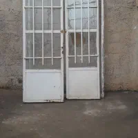 درب راه رو و فنس با چهار چوب