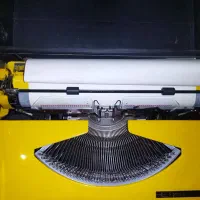 ماشین تایپ قدیمی تمیز سالم|کلکسیون اشیاء عتیقه|پیشوا, |دیوار