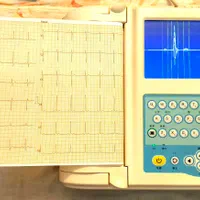 دو دستگاه ECG آلمان و ژاپن
