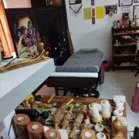 تخت و لوازم ماساژ