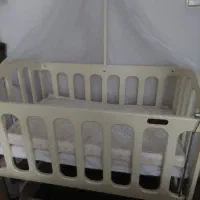 تخت  کنار مادر|تخت و صندلی بچه|همدان, |دیوار