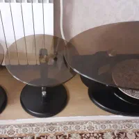 ۳عدد گل میز و ۱ میز بزرگ.
