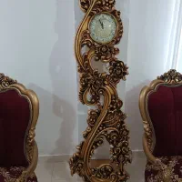 ساعت سلطنتی ایستاده