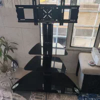 میز تلویزیون ایستاده درحد نو بدون خطوخش