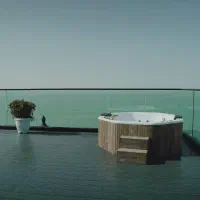 اجاره شبانه پنت هاوس ساحلی پلاک اول دریا لب اب