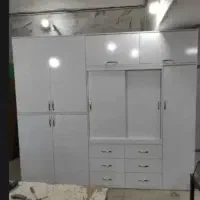 کمدهای دیواری پیش‌ساخته همراه با جا رختخوابی