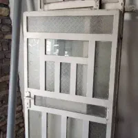 درو پنجره محکم کار کرده