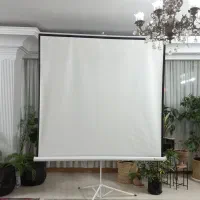 پرده پروجکشن ، پروژکشن یا ویدیو پروژکتور