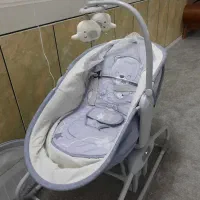 گهواره برقی ماستلا در حد نو|تخت و صندلی بچه|نی‌ریز, |دیوار