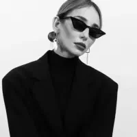 استخدام مدل خانم برای پوشاک