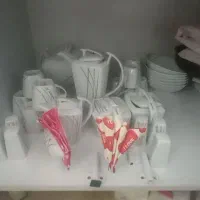 سرویس چینی ۱۲ نفره و پذیرایی ۱۸ نفره