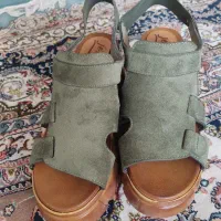 دو جفت کفش یکی اسپرت و یکی جیر مخمل سبز|کیف، کفش، کمربند|سیرجان, |دیوار