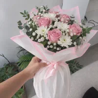 گلدان شیشه ای مناسب گل طبیعی
