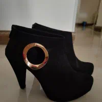 کفش زنانه مجلسی در حد نو