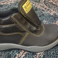 پیراهن وشلوار وکفش