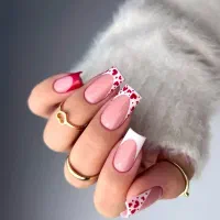 انجام خدمات کاشت ناخن ، کاشت مژه