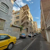 اجاره آپارتمان۸۵ متری برای موارد بیشتر تماس بگیرید|اجارهٔ آپارتمان|تهران, فلسطین (میدان انقلاب)|دیوار