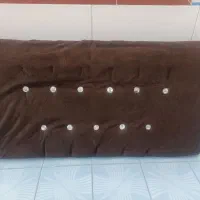 پشتی زمینی مخمل نگین‌دار تمیز و سالم