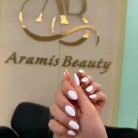 استخدام ناخن کار ماهر