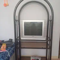 تلویزیون و میز تلویزیون