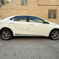 تویوتا کرولا 2015