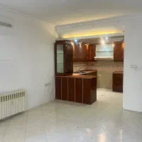 70-متری-یک-خواب-سه-پله-پایین-حیاط-دار