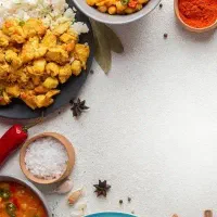 آشپز خانم و خدماتی