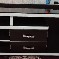 میز تلویزیون در حد نو