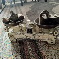 ترازو سنگی و سرتاس