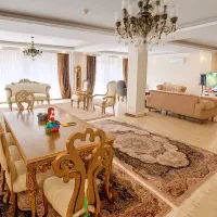 آپارتمان خاص ۲۴۵ متری با ۶۰ متر حیاط ، ویو ابدی