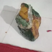 کوچیکه شهاب سنگ  بزرگه سنگ یشم انواع رنگ یشم.