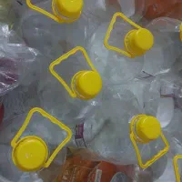 تعداد ۳۰ عدد بطری ۴ لیتری جای روغن