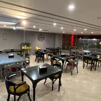 میز و صندلی چوبی مهدی نژاد