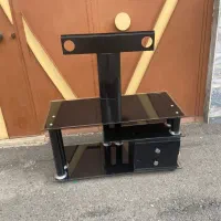 میز تلویزیون شیشه ای