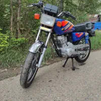 هوندا ۲۰۰ زمرد کویر