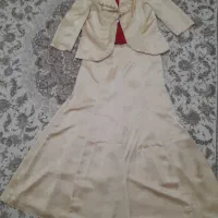 دو عدد کت دامن هدیه داده میشود|لباس|مهاجران, |دیوار