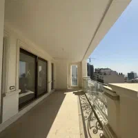 200 متر تک واحدی/ قلب هنرستان چسبیده به وکیل آباد