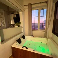 جکوزی پاسداران روبه دریا (مستقیم از مالک)|اجارهٔ کوتاه‌مدت آپارتمان و سوئیت|بندر انزلی, پاسداران|دیوار