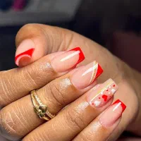 کاشت ناخن ۲۲۰|خدمات آرایشگری و زیبایی|نیشابور, امام خمینی|دیوار