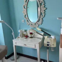 آیینه و کنسول