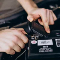 فروشنده باتری|استخدام خدمات فروشگاه و رستوران|تهران, ستارخان|دیوار