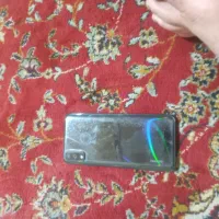گوشی  y8sدرحد خشک بشرط همچی وضعیت سفید