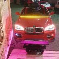 ماشین تکان دهنده بی ام و