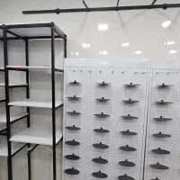 قفسه و ویترین مغازه