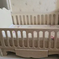 تخت نوزاد همراه تشک خوشخواب