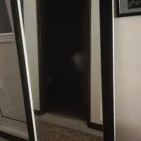 آینه با قاب چوبی