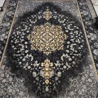 فرش نه متری ۷۰۰شانه یک تیکه ش پارگی داره