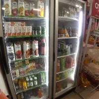 نیازمند فروشنده خانم