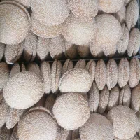 کارگر ساده در شیرینی پزی